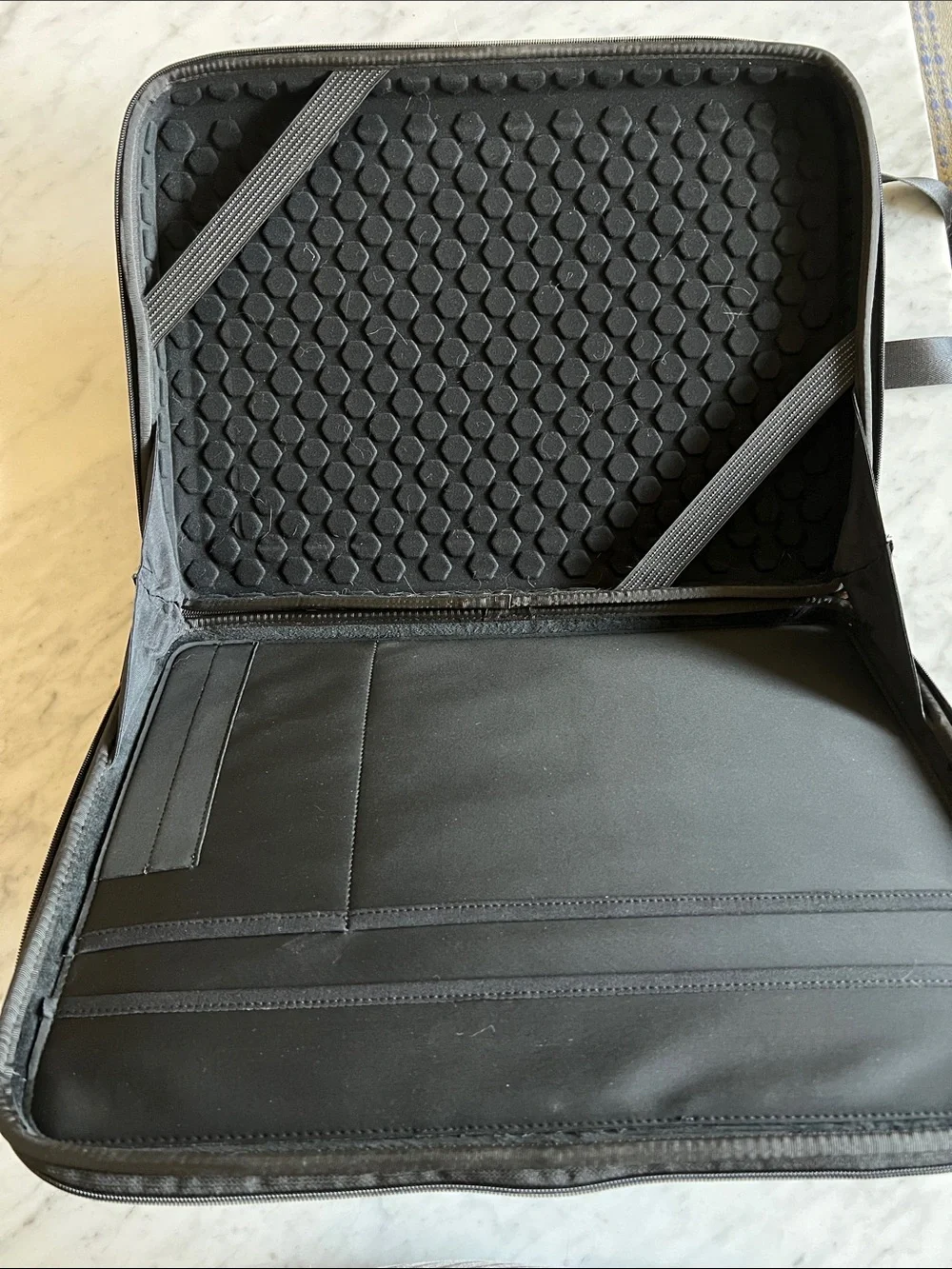 Smatree Black Heavy Duty Hard Laptop Case Shoulder Strap Briefcase